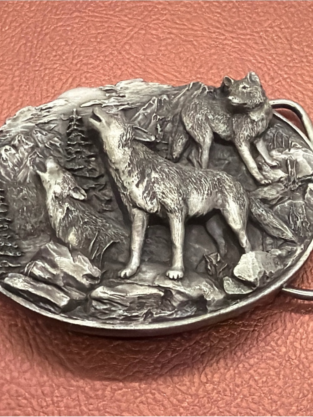 VTG HOWLING WOLF PACK BELT BUCKLE 1981 BERGAMOT BRASS WORKS SISKIYOU COMPANY BD4